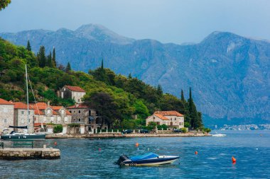Eski Balık tutma kasaba Perast shore Kotor Körfezi