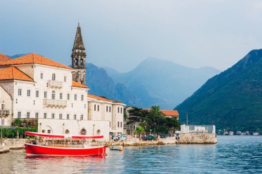 Eski Balık tutma kasaba Perast shore Kotor Körfezi