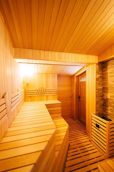 O interior da clássica sauna de madeira — Fotografia de Stock