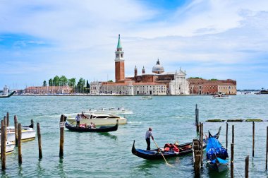 Venedik limanda tekne meşgul