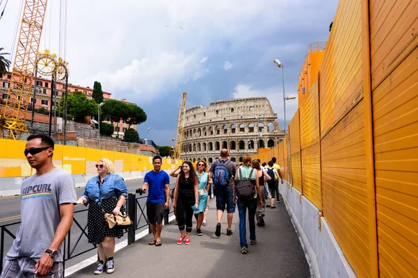 Rua para Coloseeum em Roma — Fotografia de Stock