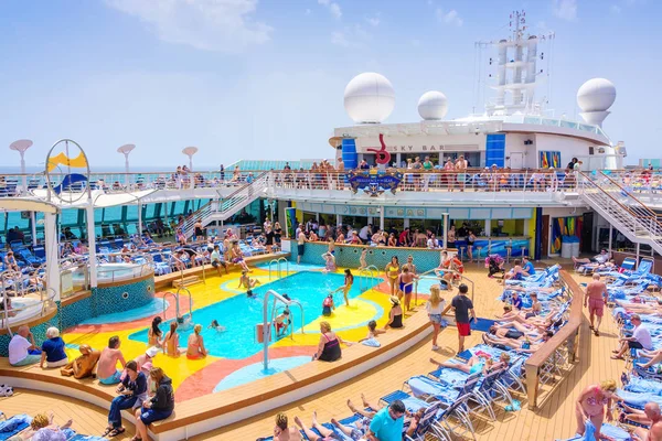 Cruise Ship on the Mediterranean — Stock Photo, Image