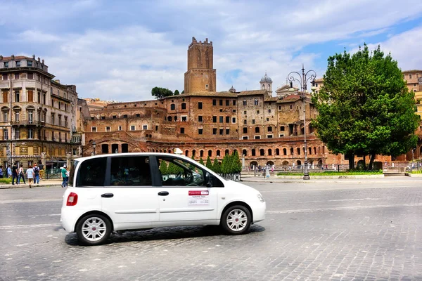 出租车在罗马 — 图库照片