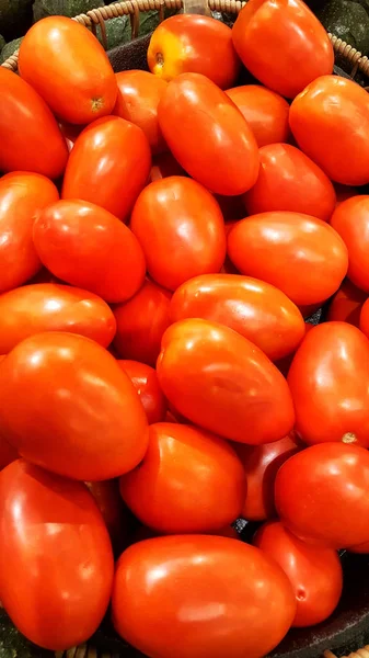 Rode Roma tomaten — Stockfoto