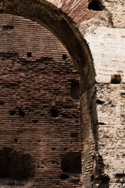 Mimari eğrileri ve tuğla