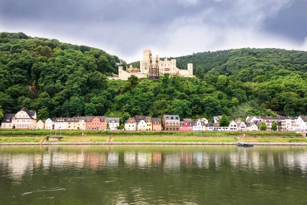 Dorf am Rhein — Stockfoto