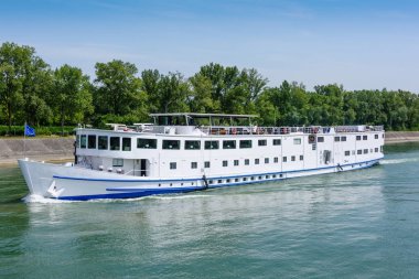 Ren nehir tekne yolculukları