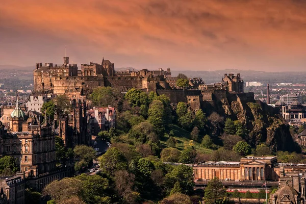 Castillo Edimburgo Una Fortaleza Histórica Que Domina Ciudad Edimburgo Capital — Foto de Stock