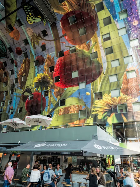 Interno del Markthal a Rotterdam, Paesi Bassi — Foto Stock