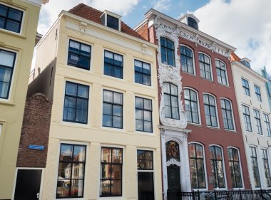 Şehir Vlissingen, Hollanda'nın evlerde. Metin cephesinde inşa 1771 okur
