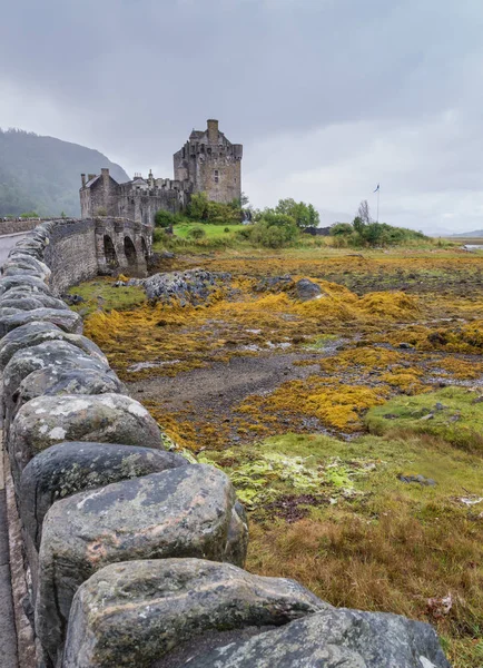 Eilean Donan Kalesi Dornie, İskoçya'da — Stok fotoğraf