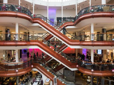Glasgow şehrindeki Princes Square Alışveriş Merkezi.