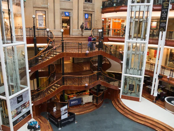 Princes Square shopping mall in Glasgow. — Stockfoto