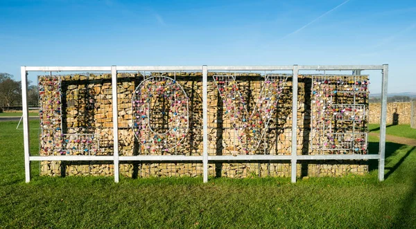 Wall of love lockers — Stock Photo, Image