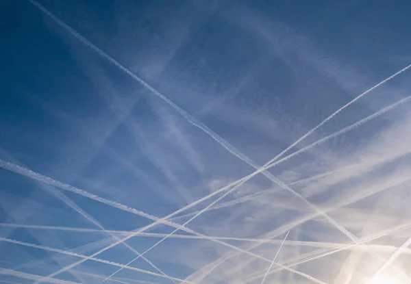 Jet uçağı contrails