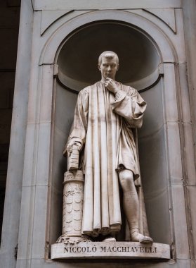 Niccolo Macchiavelli heykeli