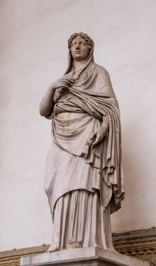 Sabine kadın heykeli