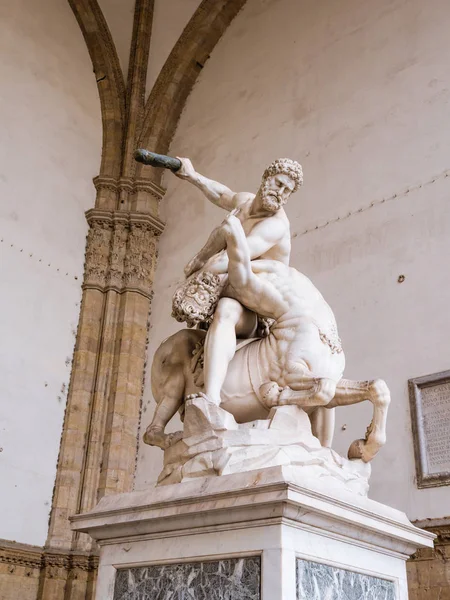Skulptur av Hercules och Nessus — Stockfoto