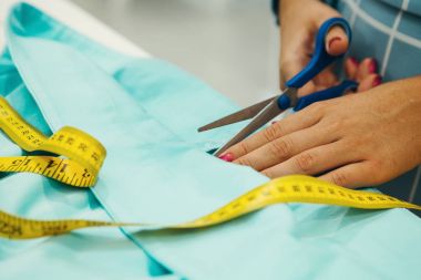 Santimetre ve kumaş makas