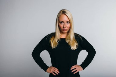 Kadın tiksinti duran