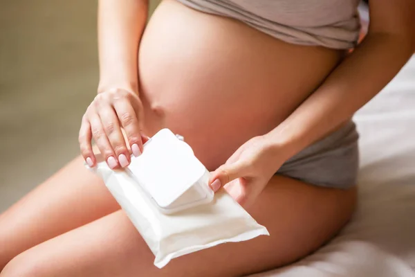 Zwangere vrouw met — Stockfoto