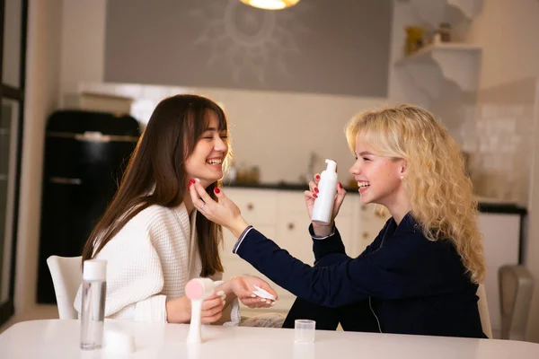 Girls are going to a party, doing makeup, skin care — 스톡 사진