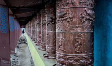 Budist tapınağı tekerlekleri