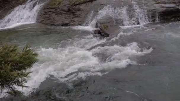 Langzame Beweging Van Waterval Tonen Stroom Dan Pan Tot Mooie — Stockvideo