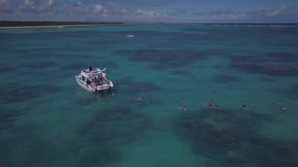 Barco caribeño drone 4k — Vídeos de Stock