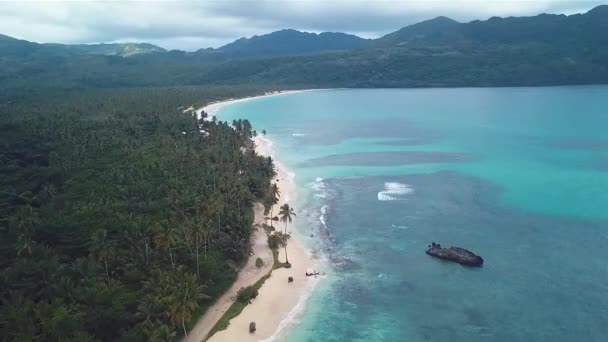 Een paradijs strand in dominicaanse republiek in 60 fps — Stockvideo