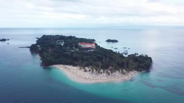 Drone shoot van het eiland in dominicaanse republiek de bacardi eiland in 60 fps — Stockvideo