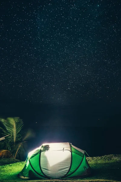 Kamperen onder sterren — Stockfoto