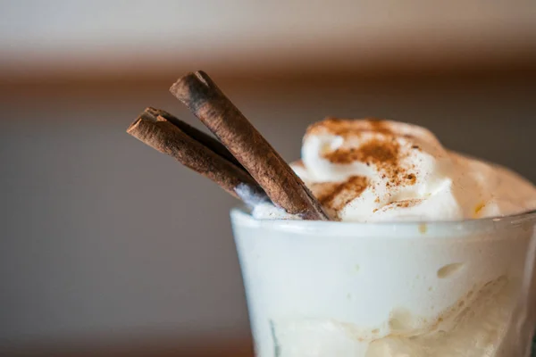 Cappuccino met cookies — Stockfoto