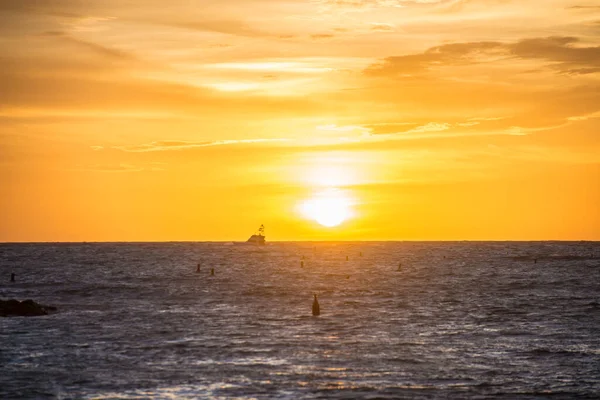 Soluppgång Med Båt Karibiska — Stockfoto