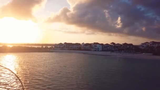 Wschód słońca w Karaibach w hotelu 1080 60fps — Wideo stockowe