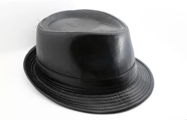 黑皮帽子拍摄白色背景 — 图库照片
