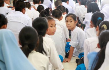 Pide, Sabah Borneo/Malezya - 21 Kasım 2016: kayıt için kendi yönlendirme hafta bekleyen yeni öğrenciler.