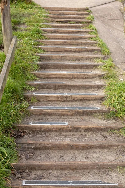 Une Vue Rapprochée Des Escaliers Bois Béton Métal Menant Une — Photo