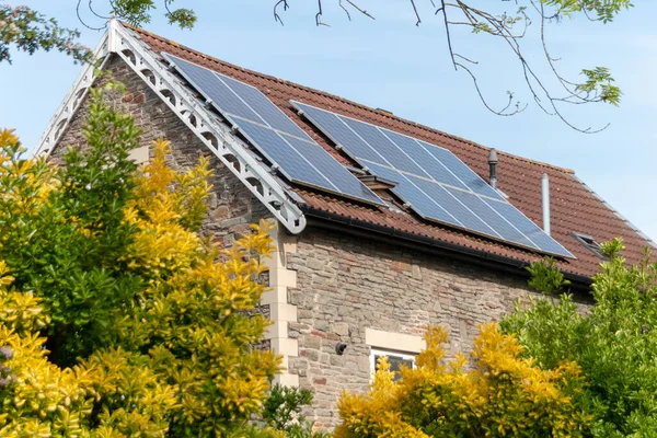 Bristol Květen 2020 Anglie Zblízka Pohled Solární Panely Střeše Domu — Stock fotografie