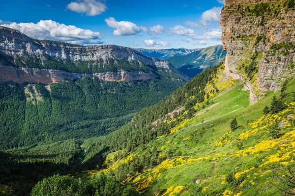 Bergen i Pyrenéerna, Ordesa Valley National Park, Aragon, — Stockfoto