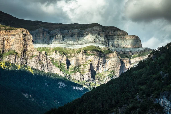 オルデサ・イ・モンテ・ペルディド国立公園スペイン — ストック写真
