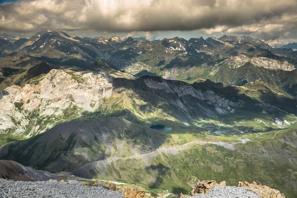 Vackra landskapet i Pyrenéerna — Stockfoto