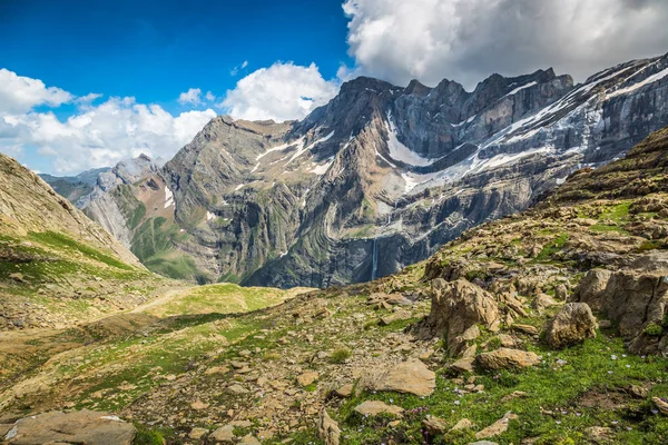 Piękny krajobraz Pirenejów słynnego Cirque de — Zdjęcie stockowe