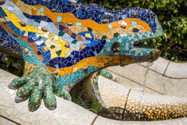 ünlü Gaudi kertenkele Park Guell, Barcelona, İspanya