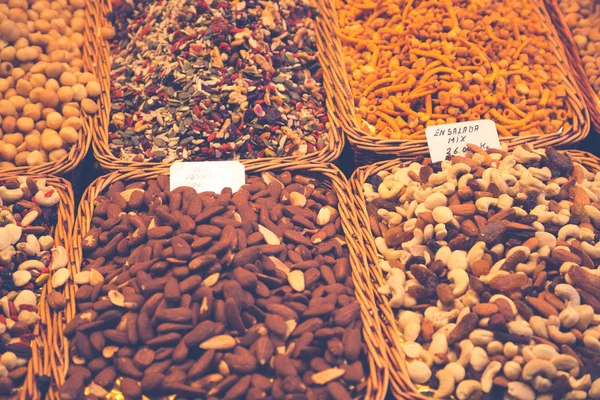 Barcelona, La Boqueria A kryté tržiště pro ryby, maso, použijt — Stock fotografie