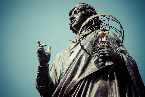 Monument av stora astronomen nicolaus copernicus, torun, Polen — Stockfoto