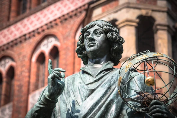 Monument van grote astronoom nicolaus copernicus, torun, Polen — Stockfoto