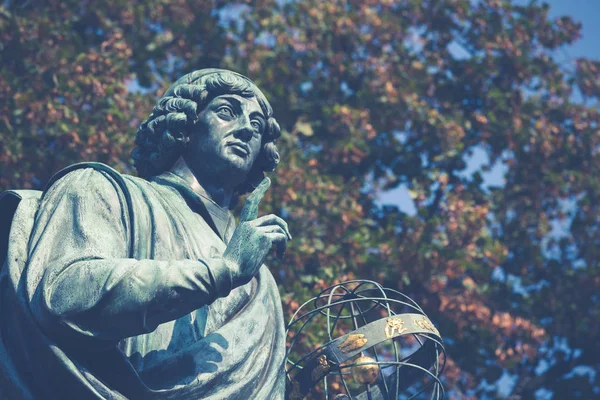 Estatua de Nicolás Copérnico en Torun, Polonia — Foto de Stock