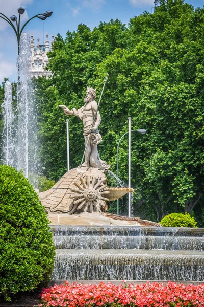 Fonte de Neptuno (Fuente de Neptuno) um dos mais famosos l — Fotografia de Stock