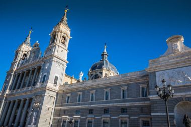 Santa Maria la Real de La Almudena Katedrali, Madrid